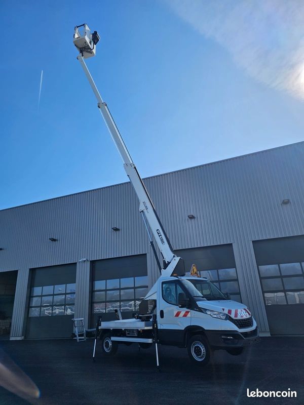 Iveco Daily 35S14 nacelle KLUBB 18M (image 4)