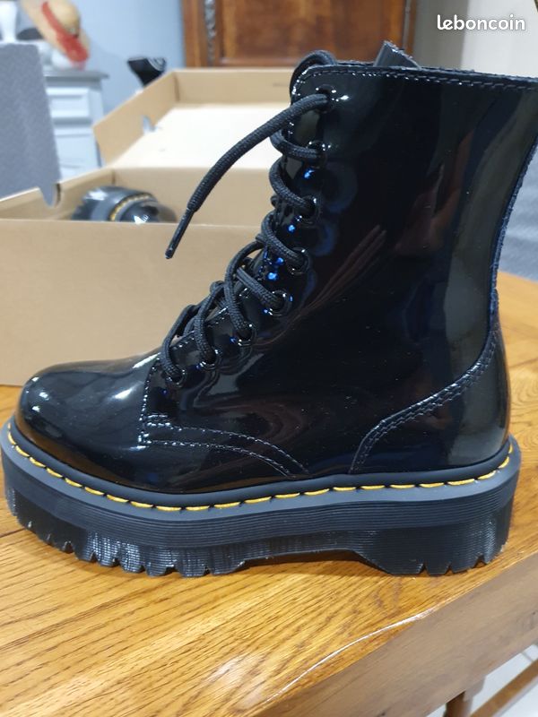 Dr. Martens noir pour femmes (image 3)