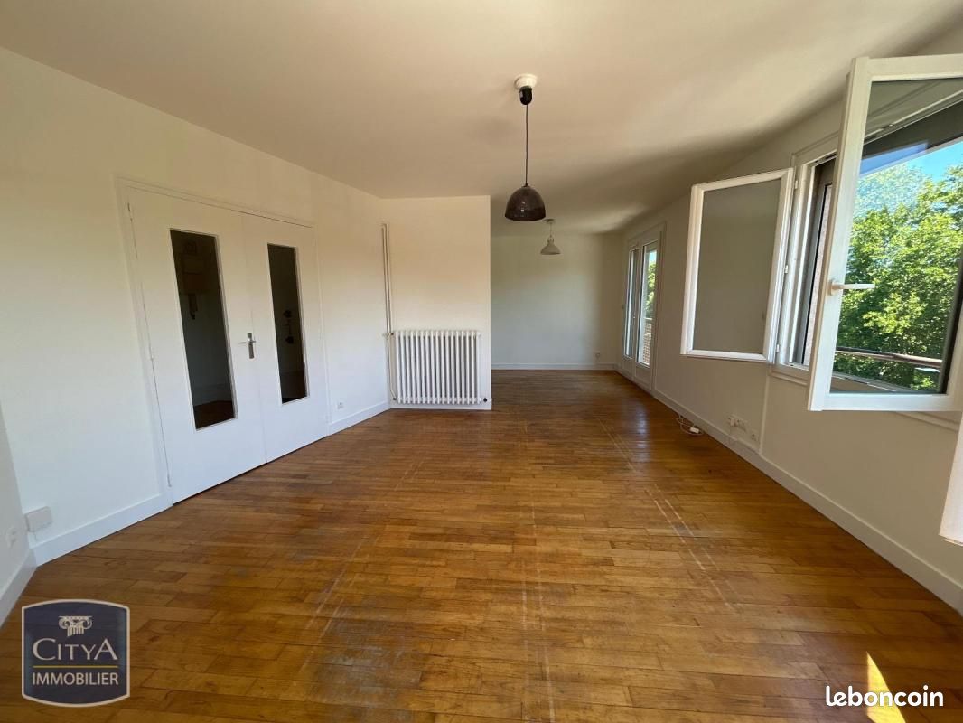 Appartement 5 pièces 109 m² · à Limoges · 109 m² · 700 €