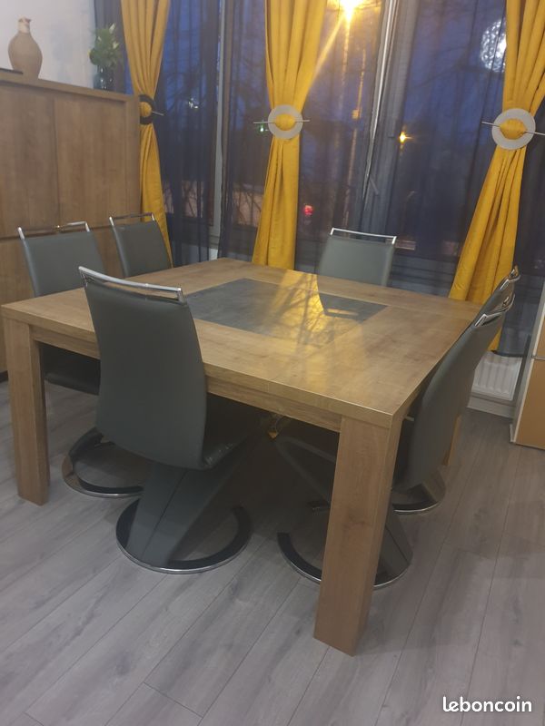 Meubles salle à manger avec huit chaises (image 1)