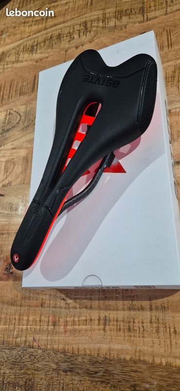 Selle De Vélo Astute Skylite Carbonio VT - Carbone - Occasion En Bon état