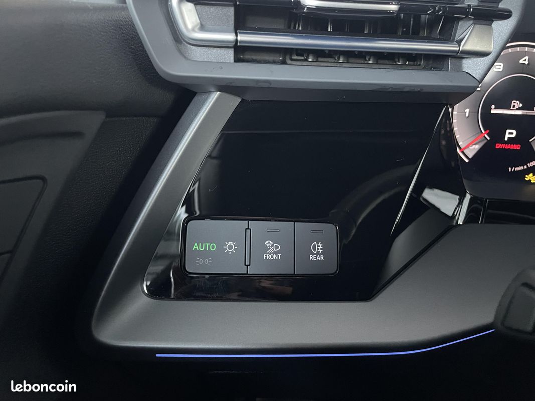 AUDI A3 Berline TFSI Mild Hybrid 150 S tronic 7 S line (image 10)