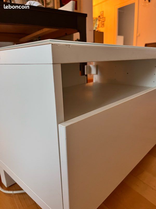Meuble TV Blanc très bon état IKEA avec la protection de verre (image 4)