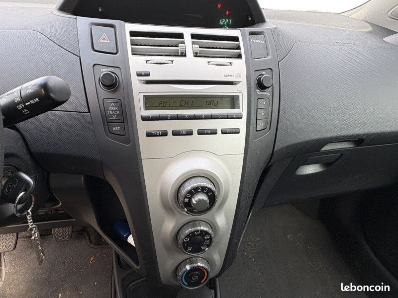 Toyota YARIS 1.0 VVT-I 68CH 3P - ENTRETIEN A JOUR (image 14)