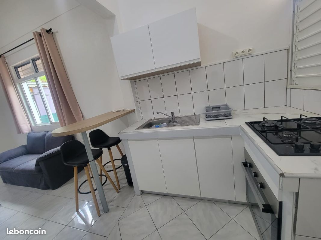 Appartement 2 pièces 49 m² · à Les Abymes · 49 m² · 650 €