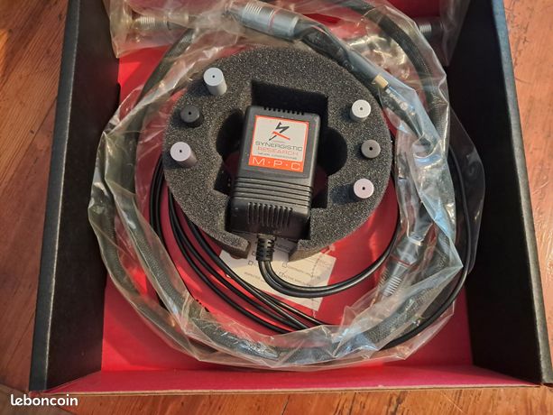 Synergistic Research SRX Speaker Cables câbles hp et straps