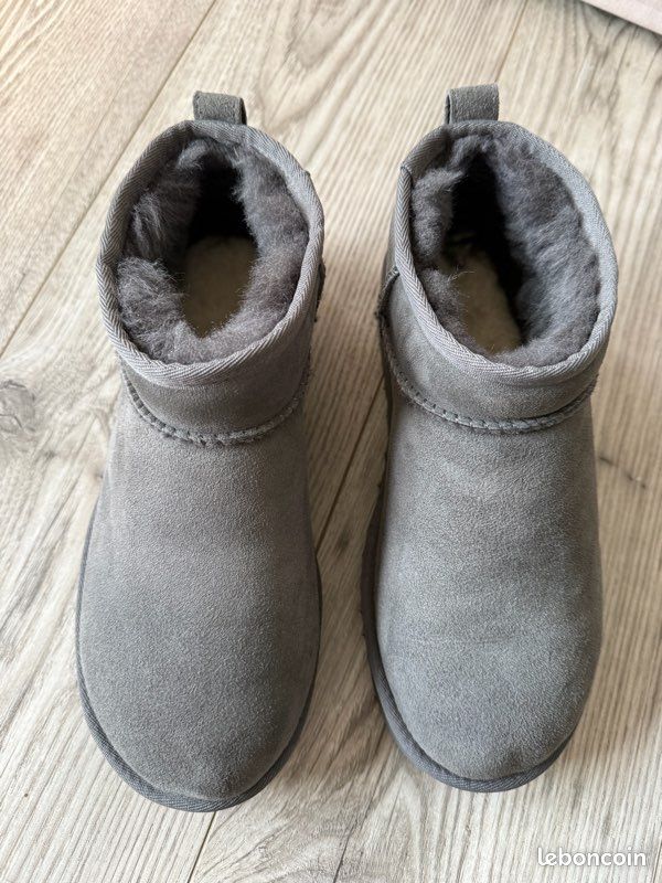 UGG Ultra Mini grises – Taille 39 – Excellent état (image 2)