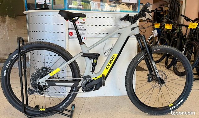 Cube STÉRÉO HYBRID 140 HPC RACE 625w (image 1)