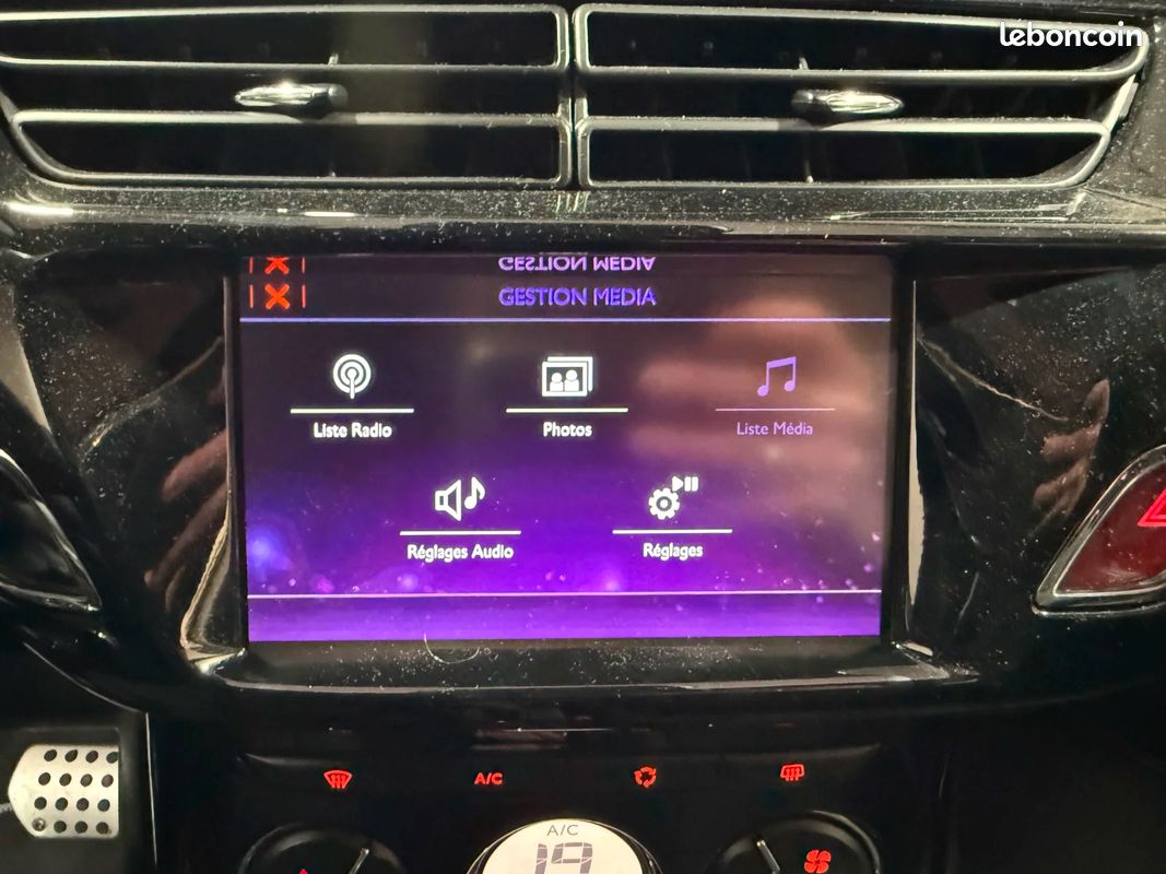 DS DS 3 1.2 110 cv Sport Chic / BOITE AUTOMATIQUE / DISTRIBUTION OK / SIÈGES CHAUFFANTS / BLUETOOTH (image 37)
