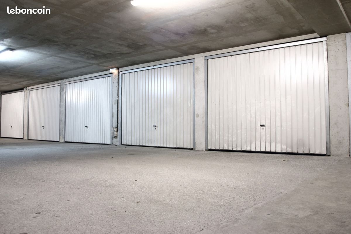 Parking/box Le Chesnay Rocquencourt · au Chesnay-Rocquencourt · 100 €/mois