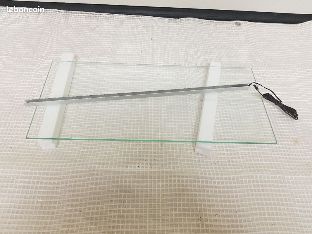Tablettes en verre avec bandeau led (image 1)