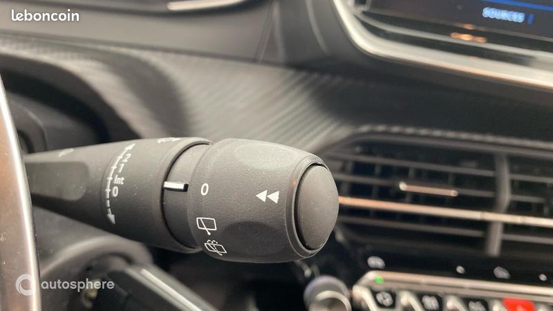 Peugeot 208 1.2 Hybrid 110ch Style e-DCS6 (image 24)
