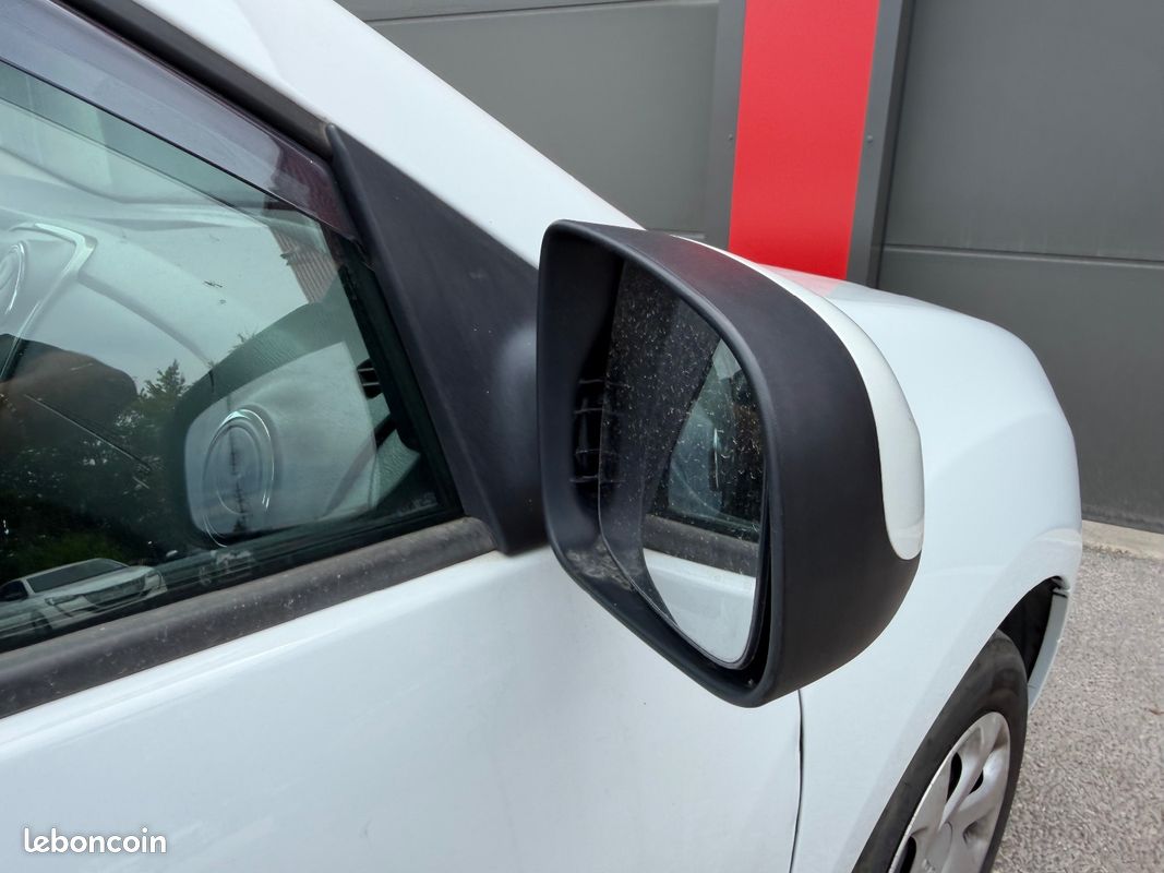 DACIA SANDERO 1.5 dCi 90 FAP Lauréate (image 33)