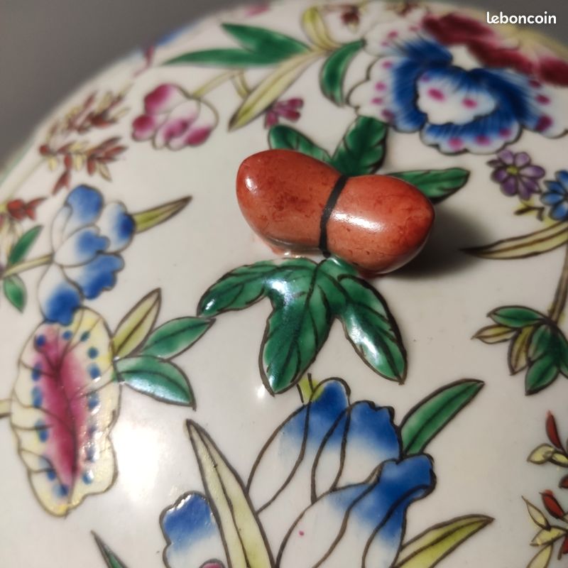 Boîte couverte ancienne en porcelaine polychrome - Décor Floral - Style Famille Rose (image 14)