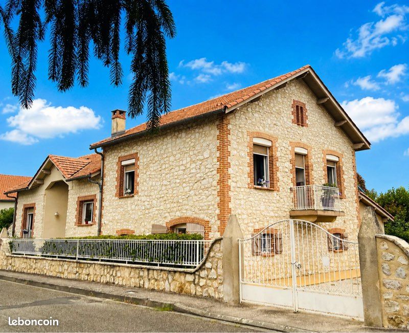 Maison 10 pièces 200 m² · à Caussade · 200 m² · 299 900 €