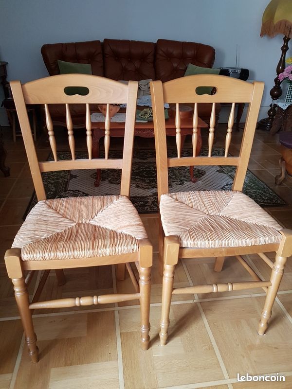 Chaises en bois (image 1)