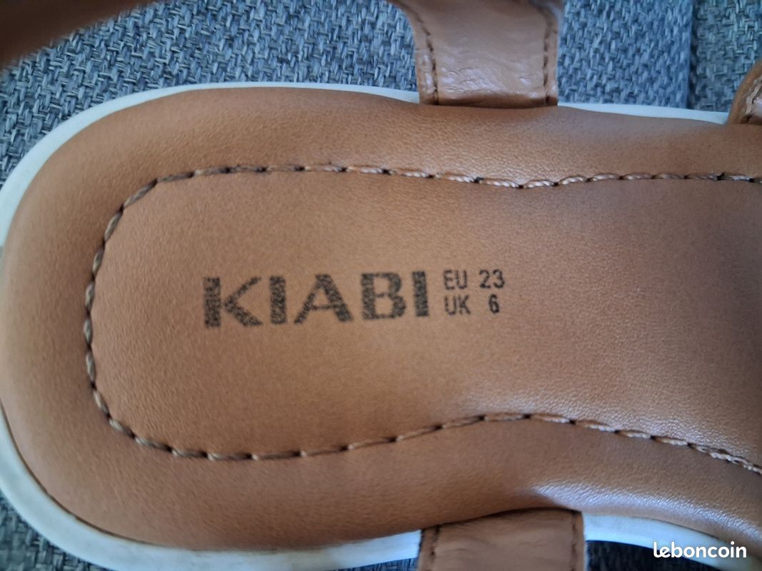 Paire de sandales à scratch KIABI pointure 23 (image 2)
