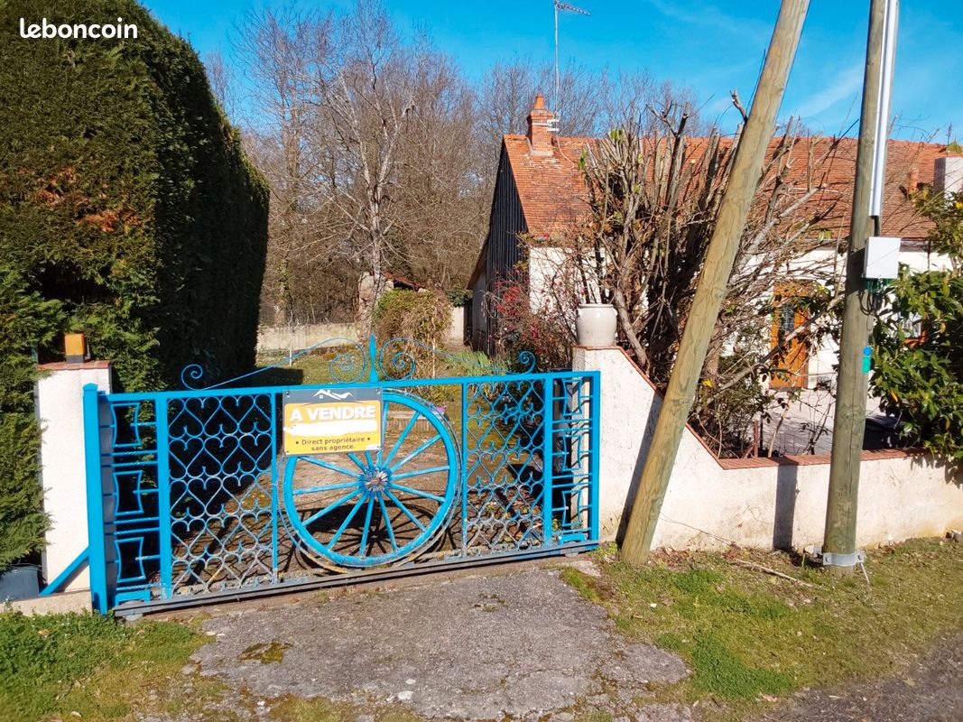 Maison 4 pièces 115 m² · à Lignerolles · 115 m² · 105 000 €