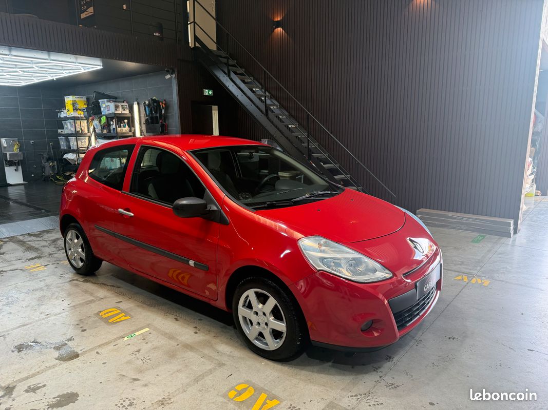 Renault Clio (image 4)