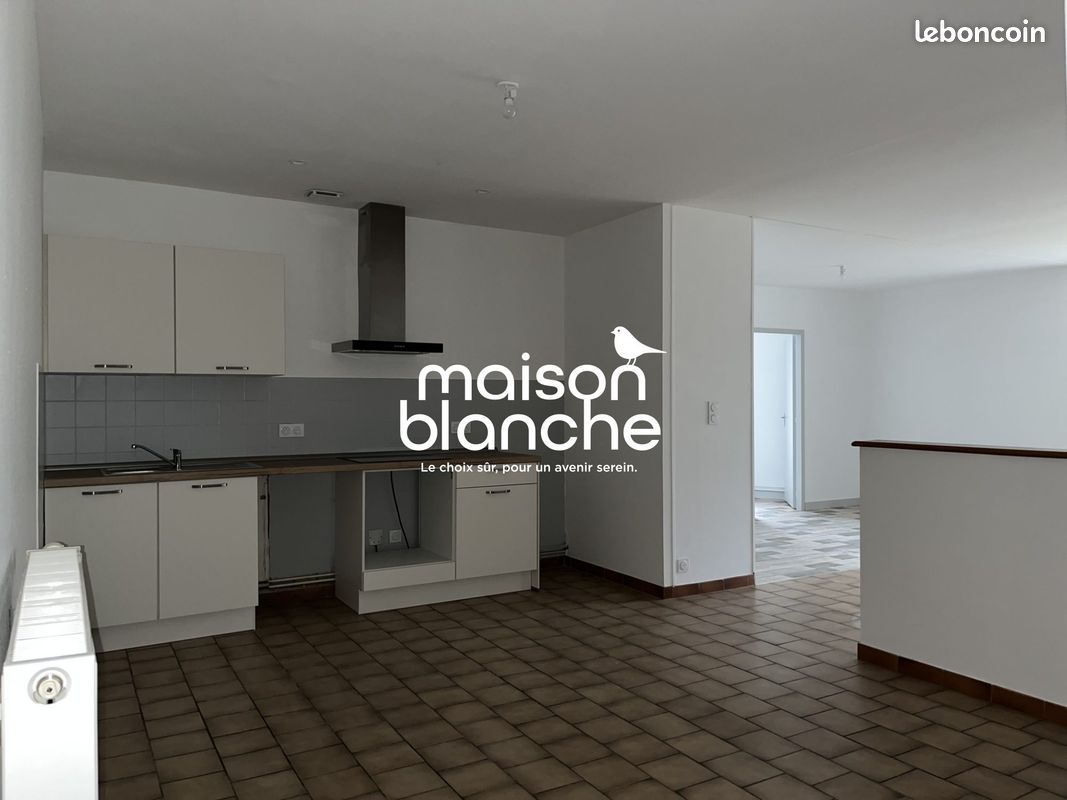 Appartement 4 pièces 120 m² · à Parthenay · 120 m² · 749 €/mois