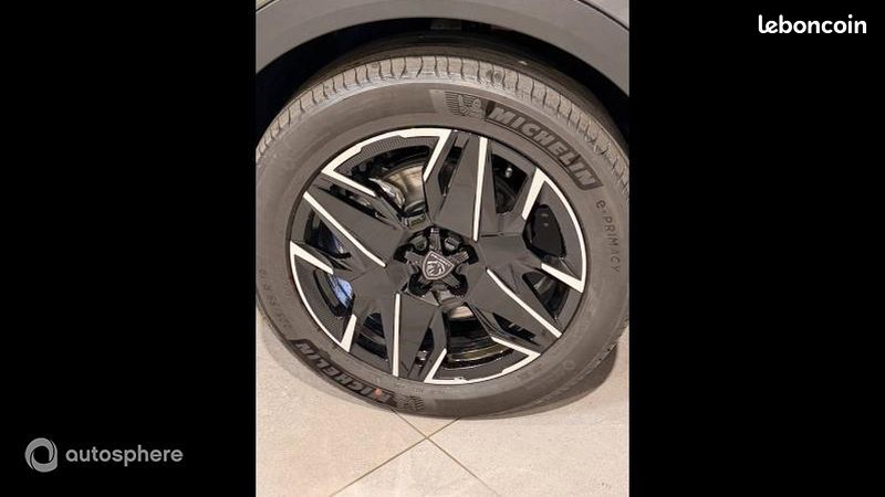 Peugeot 5008 Hybrid 145ch GT Exclusive e-DCS6 (image 17)