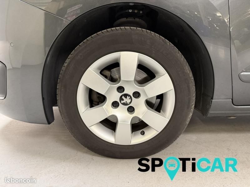 Peugeot 5008 1.2 Puretech Style II S&S (image 11)