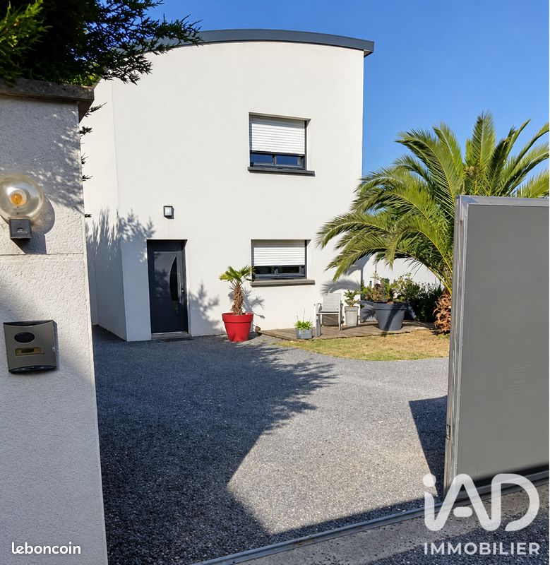 Maison 5 pièces 126 m² · à Donville-les-Bains · 126 m² · 453 000 €