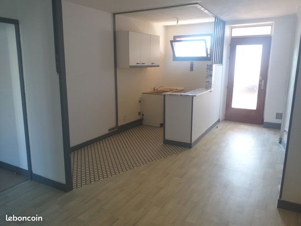 Appartement f3, avec terrasse, centre Montlucon