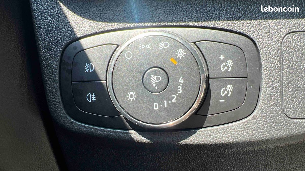 FORD Focus 1.0 EcoBoost 125 S&S mHEV Titanium X Business (image 24)