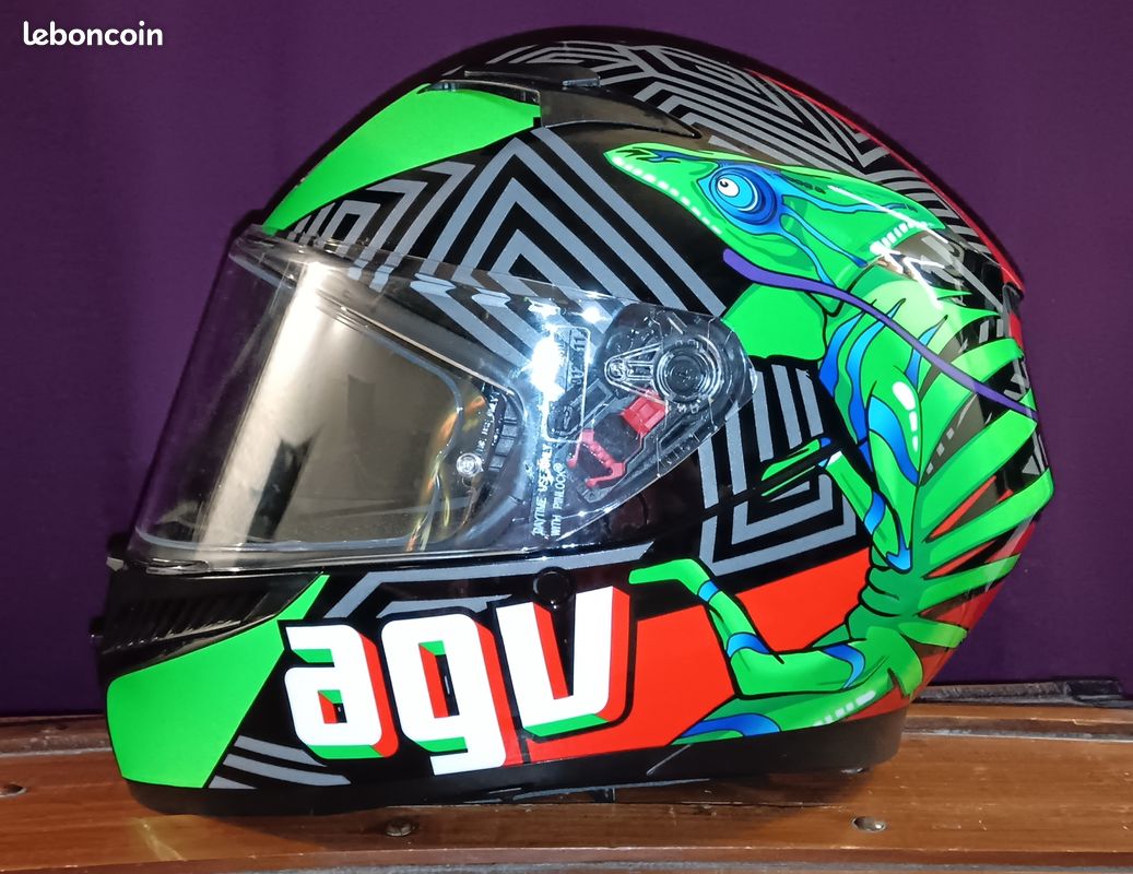 bell contrale road helmet Bullitt Carbon RSD Mulholland Matte / Gloss Black / Red,Small spring-warm Meets the FMVSS 218 E-Motorcycles vs. E-Bikes: Know Display Type:SW102 (up to 52V)