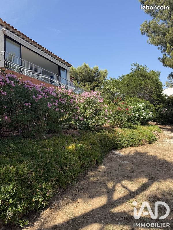 Maison 8 pièces 240 m² · à Bandol · 240 m² · 1 249 000 €
