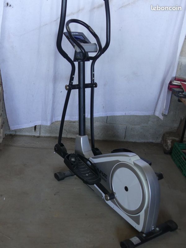 🚴 Vélo elliptique Care CE-5484 – Très bon état, fonctionne