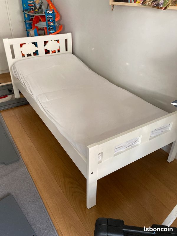 Lit + matelas enfant IKEA (image 1)