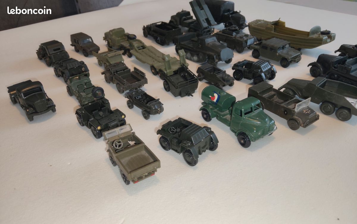 MAJORETTE ECHELLE 1/60 Lot De 31 Figurines Articulees & 8 Vehicules Militaires EUR 16,95