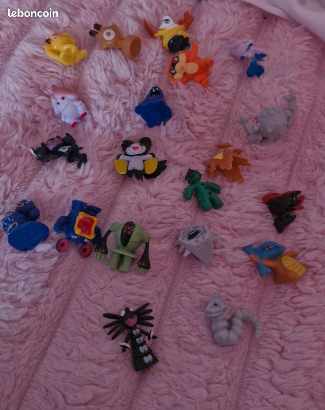 Lot petite figurines pokemon (image 1)
