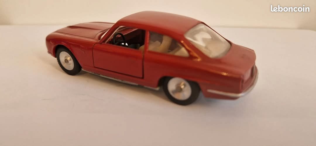 Miniature Solido Alfa Romeo 2600, Voiture Collection Avec Suspension