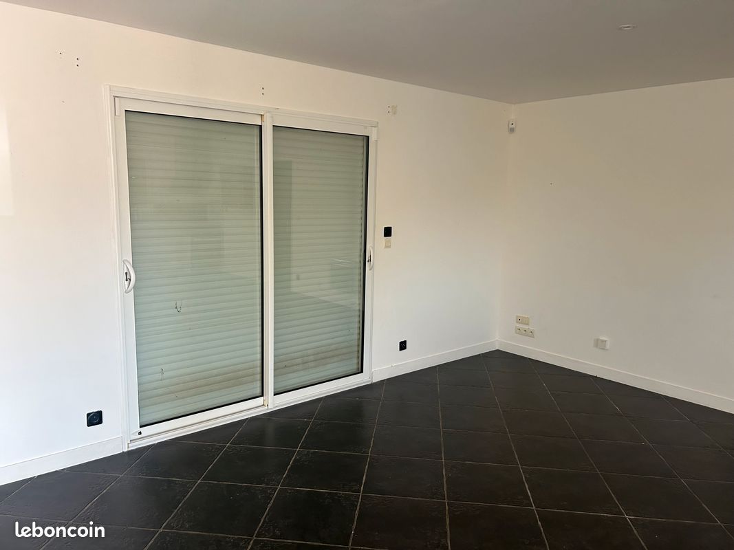 Maison 5 pièces 115 m² · à Saint-Hilaire-la-Palud · 115 m² · 148 000 €