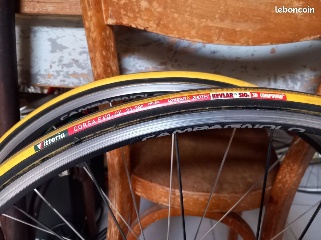 Jeu De Roues Campagnolo Nucleon 28" - Roues Carbone Clincher Pour Vélo De Route, Occasion