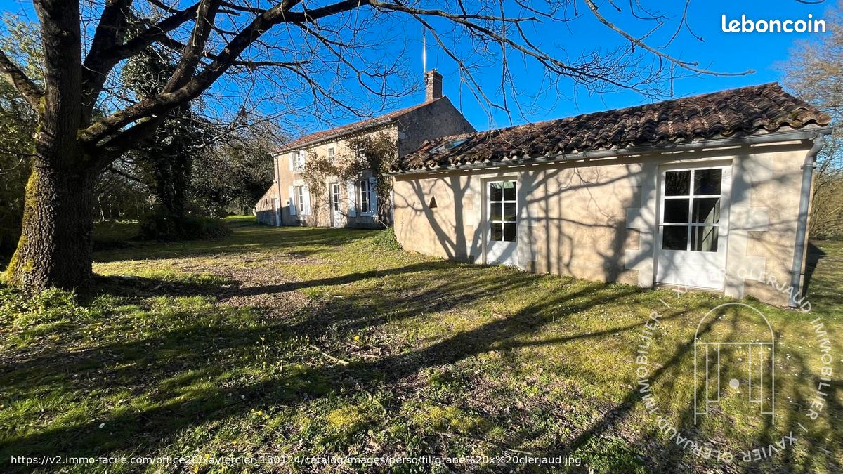 Maison 6 pièces 178 m² · à Ayron · 178 m² · 189 000 €