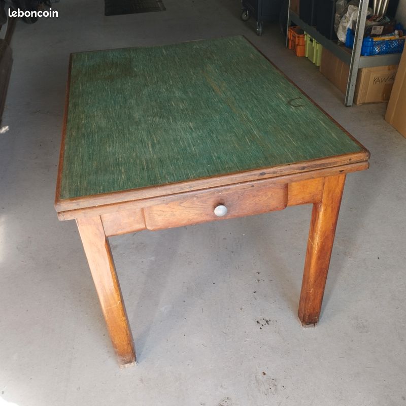 Table ancienne (image 1)