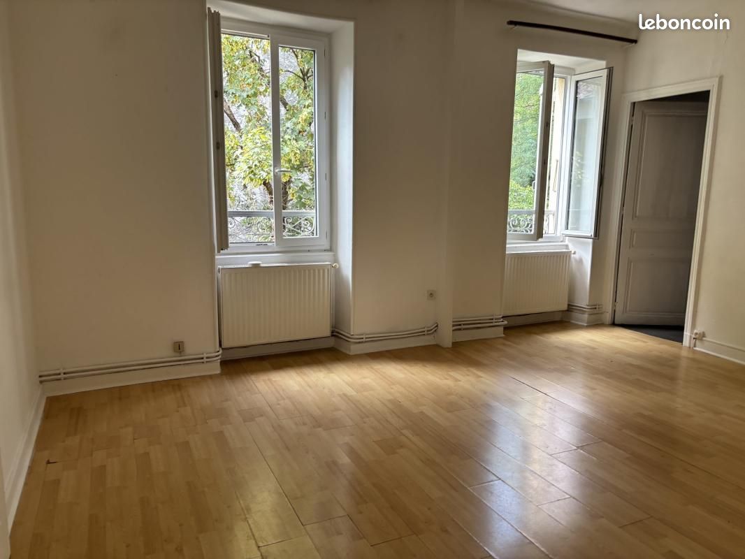 Appartement 3 pièces 64 m² · à Vals-les-Bains · 64 m² · 99 000 €