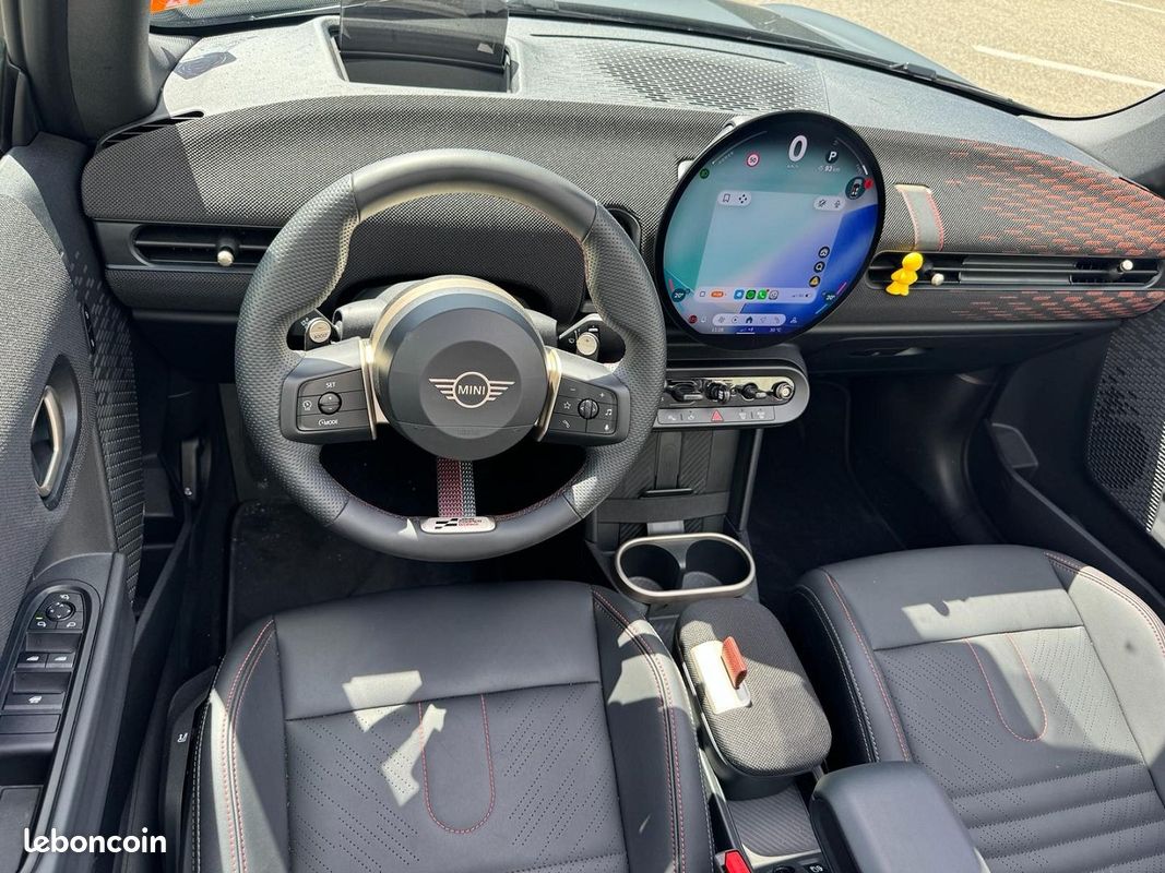 Mini COOPER CABRIO S 204CH JCW DKG7 (image 4)