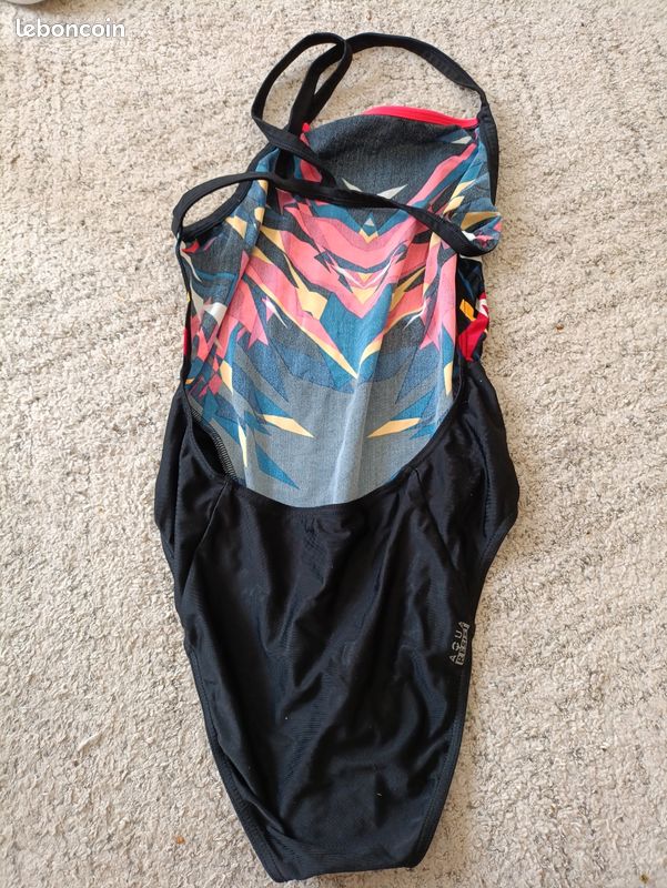 Maillot de bain femme une pièce Decathlon taille 38 (image 2)