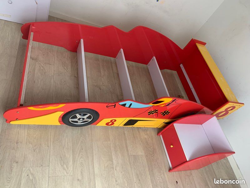 Vends lit voiture avec sa table de nuit (image 4)
