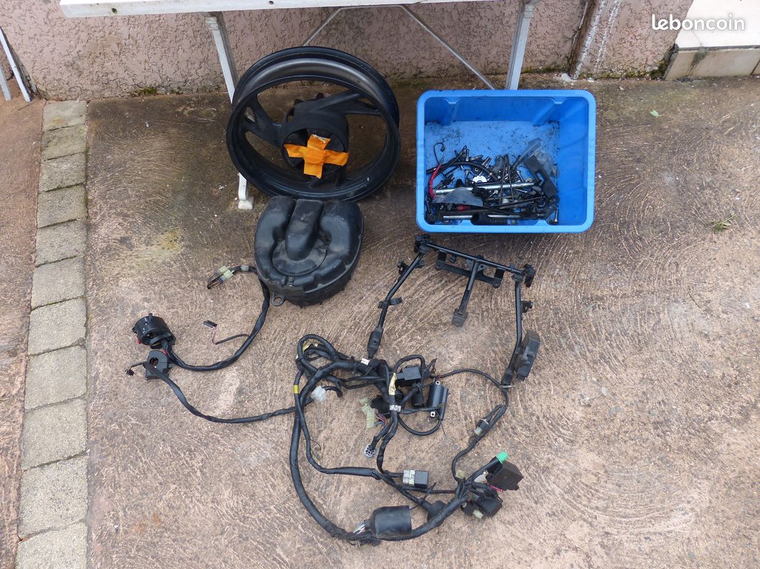Pièces YAMAHA 850 TDM 4tx (image 2)