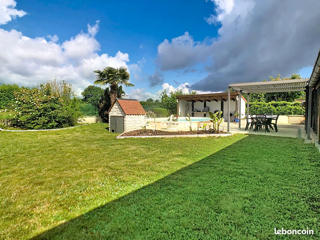 Maison 5 pièces 142 m² · à Sainte-Julie · 142 m² · 380 000 €