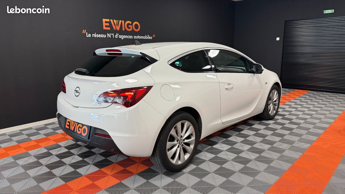 OPEL ASTRA GTC 1.7 CDTI 130ch FAP START/STOP SPORT (image 2)
