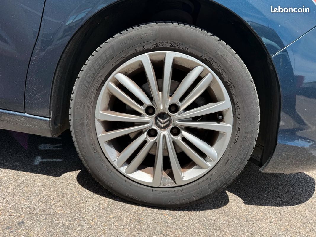 CITROEN C4 C4 VTi 120 Confort / RADAR AR / REGULATEUR (image 27)