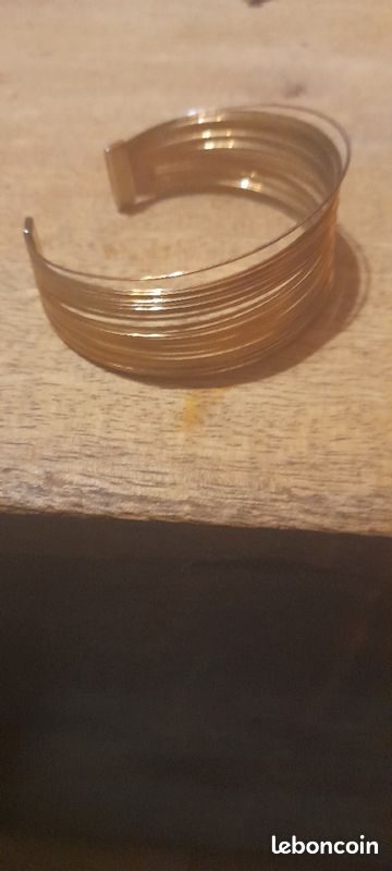 Bracelet (image 2)