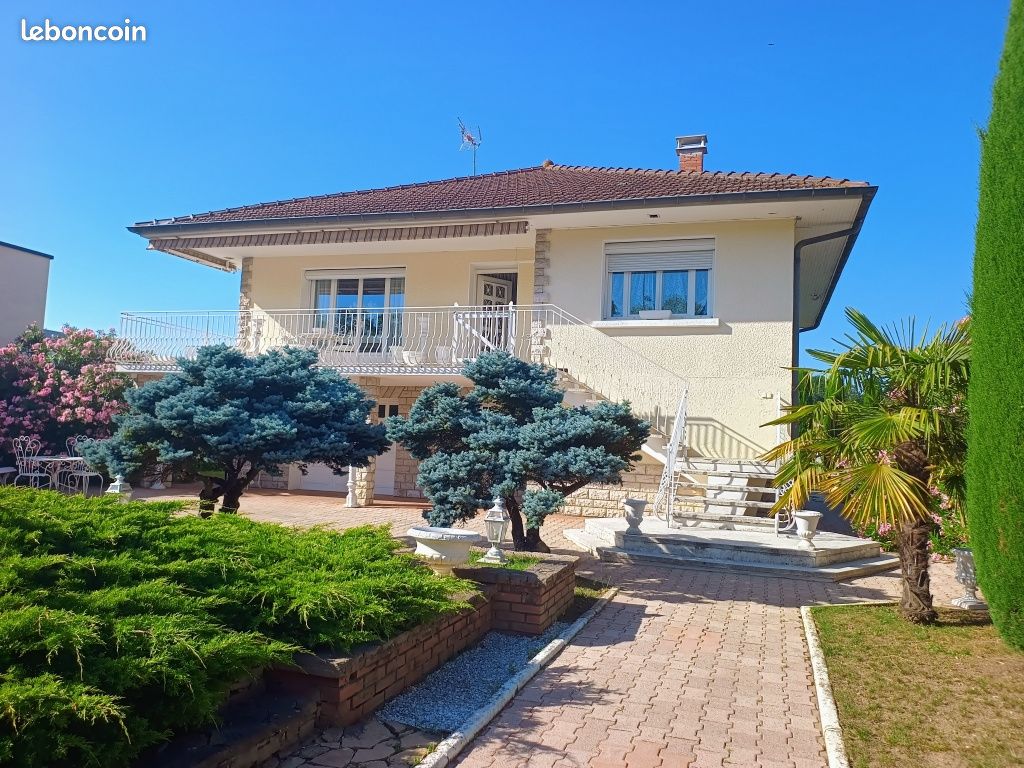 Maison 4 pièces 150 m² · à Chassieu · 150 m² · 495 000 €